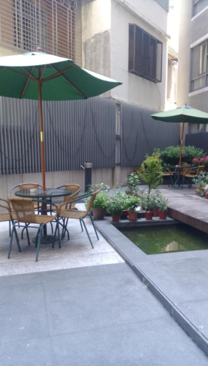 Feng Jia Homestay Taichung Extérieur photo