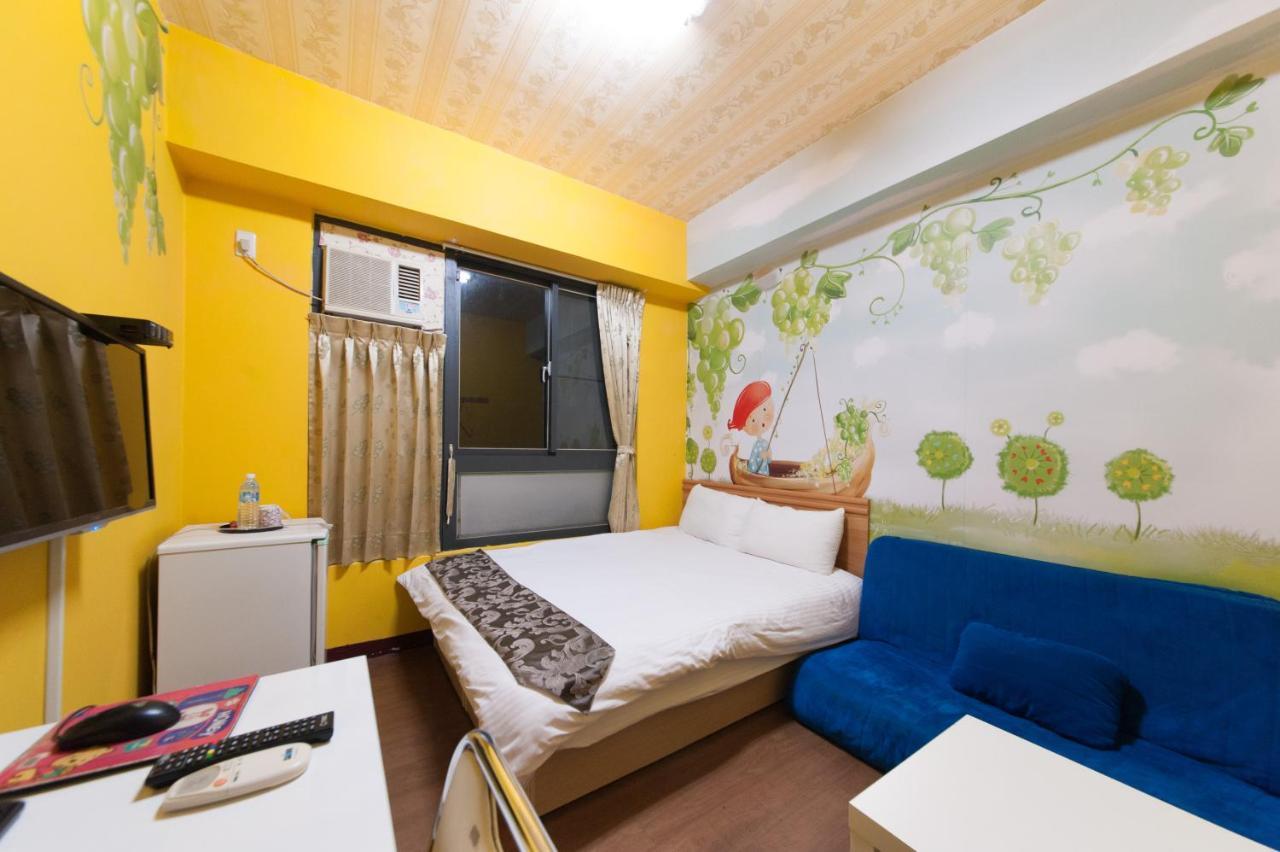Feng Jia Homestay Taichung Extérieur photo