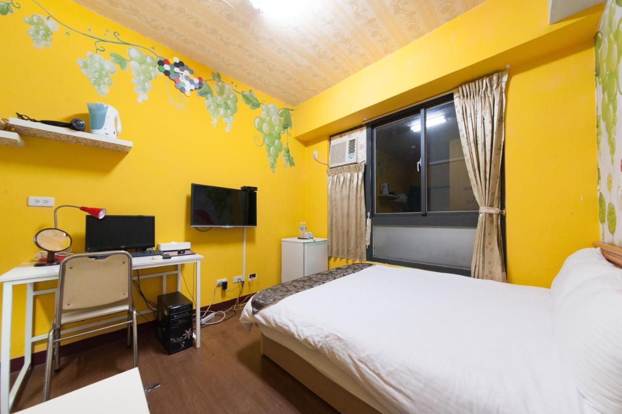 Feng Jia Homestay Taichung Extérieur photo